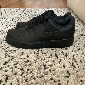 MEN’S BLACK AIR FORCE 1